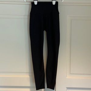 Women’s Alo yoga leggings SZ XXS black